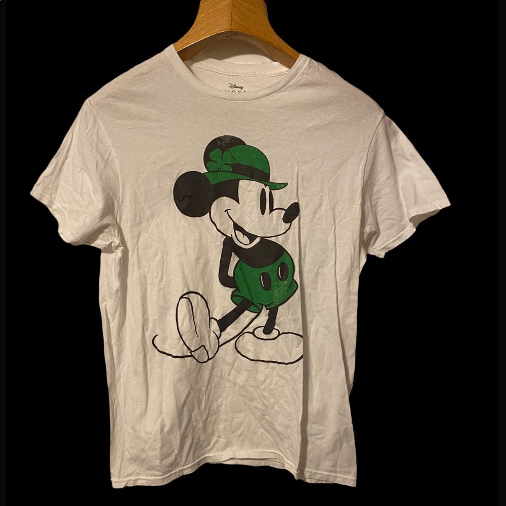 Disney Mickey Mouse Leprechaun White Green T-Shirt. L